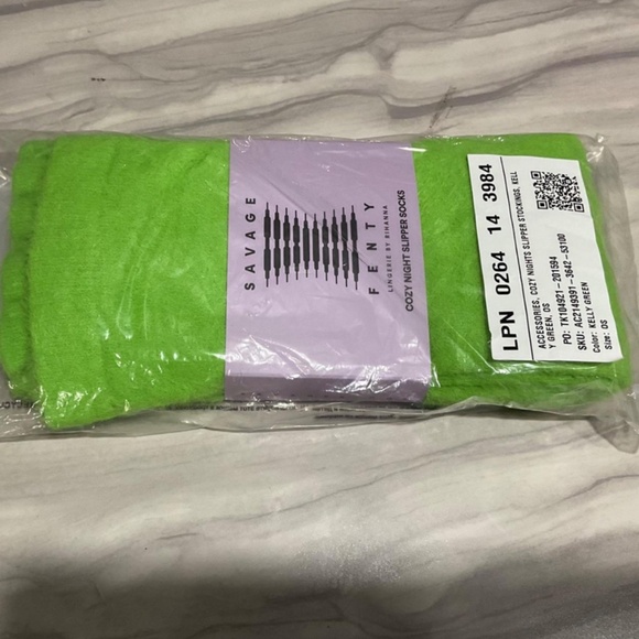 NWT UNOPENED Savage X Fenty Fluff It Up Cozy Night Sleep Socks - Neon Green - Picture 6 of 6